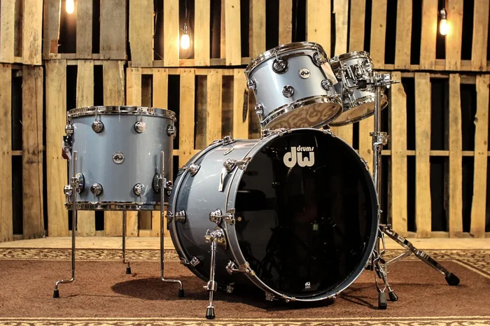 DW Collector’s Maple/Mahogany Blue Mist Metallic Drum Set – SO#1105550