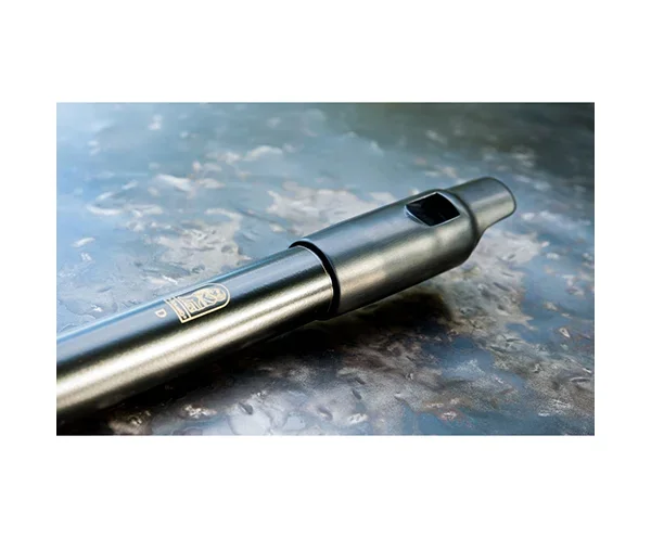 Howard Low D Whistle In Case-Black